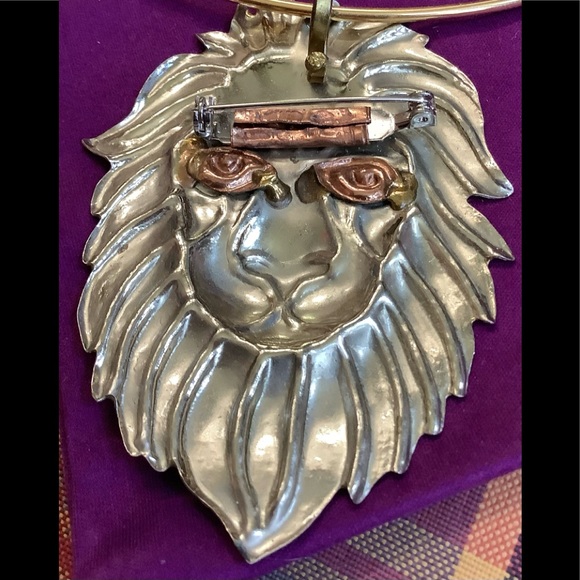 Leo Choker Necklace - Picture 2 of 3